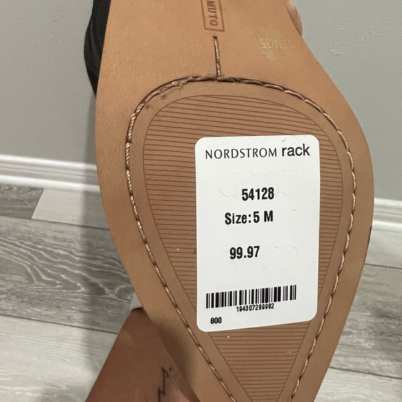 Vince Camuto Brand new boots - Picture 2 of 4